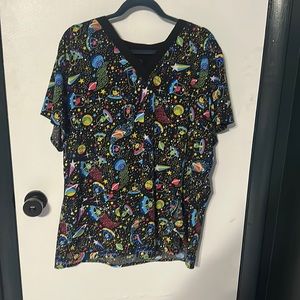 Maevn EUC alien scrub top